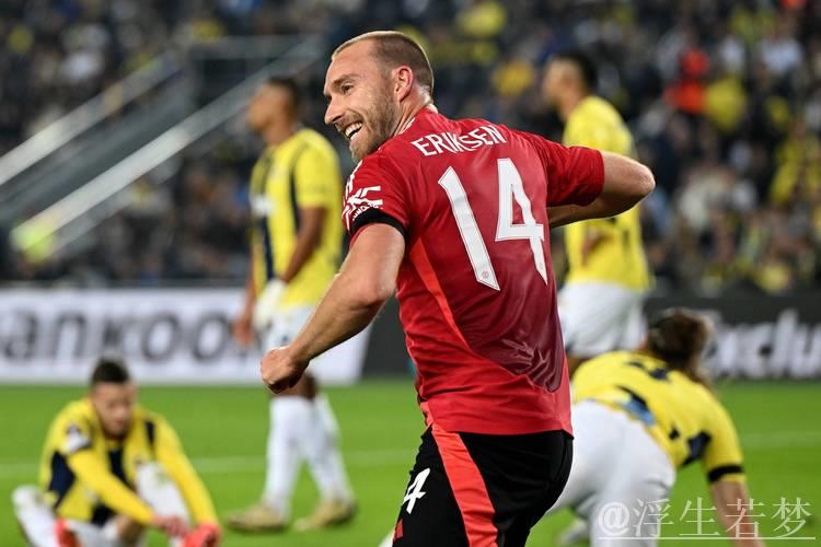 埃里克森确认离开曼联,盼世界杯前争主力,未来去向成谜 埃里克森确认离开曼联,盼世界杯前争主力,未来去向成谜