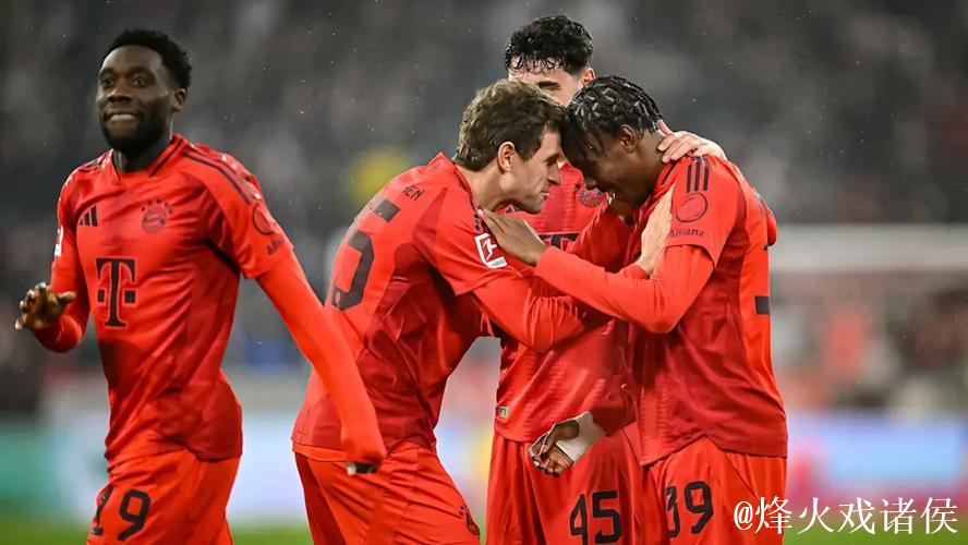 德甲-拜仁6-0大胜霍芬海姆 比赛中断12分钟后闲聊至终场 德甲-拜仁6-0大胜霍芬海姆 比赛中断12分钟后闲聊至终场