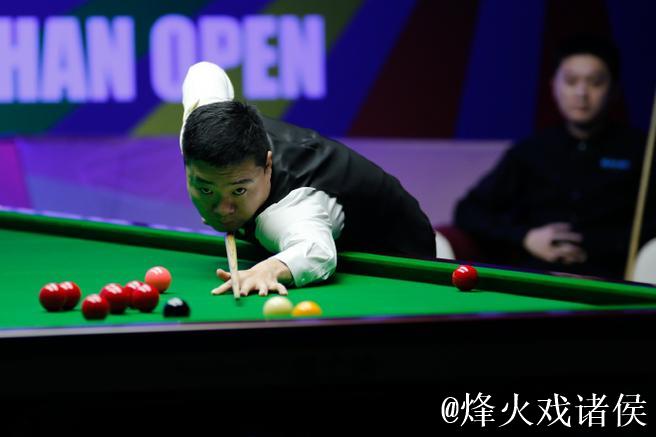 斯诺克武汉公开赛资格赛:丁俊晖5-1击败张浩顺利晋级 斯诺克武汉公开赛资格赛:丁俊晖5-1击败张浩顺利晋级