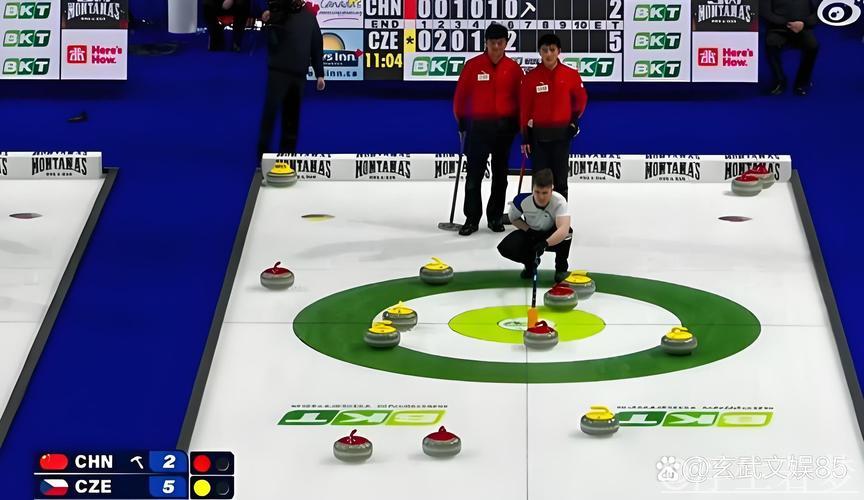 中国男子冰壶队惜败捷克,遭遇双败局面 中国男子冰壶队惜败捷克,遭遇双败局面